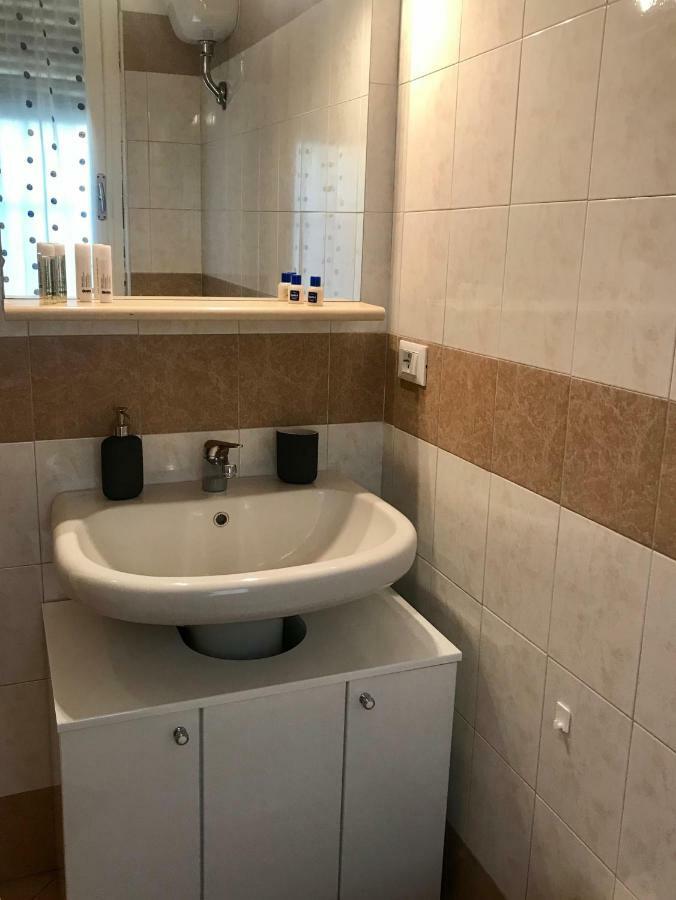 Cute Flat - Best Price - Wi Fi - Ac - Tv Florença Exterior foto